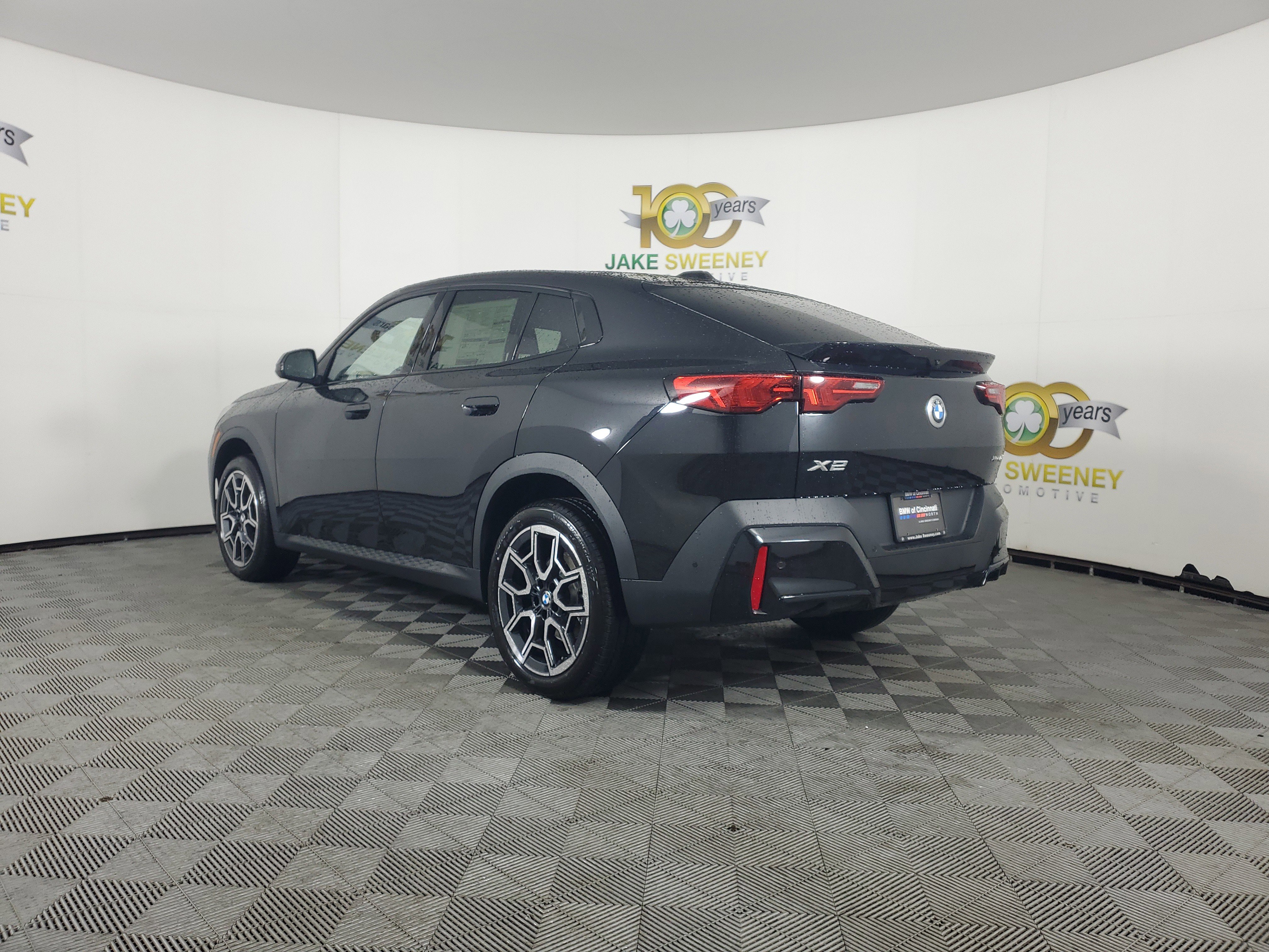 New 2025 BMW X2 xDrive28i w/ Convenience Package image 5