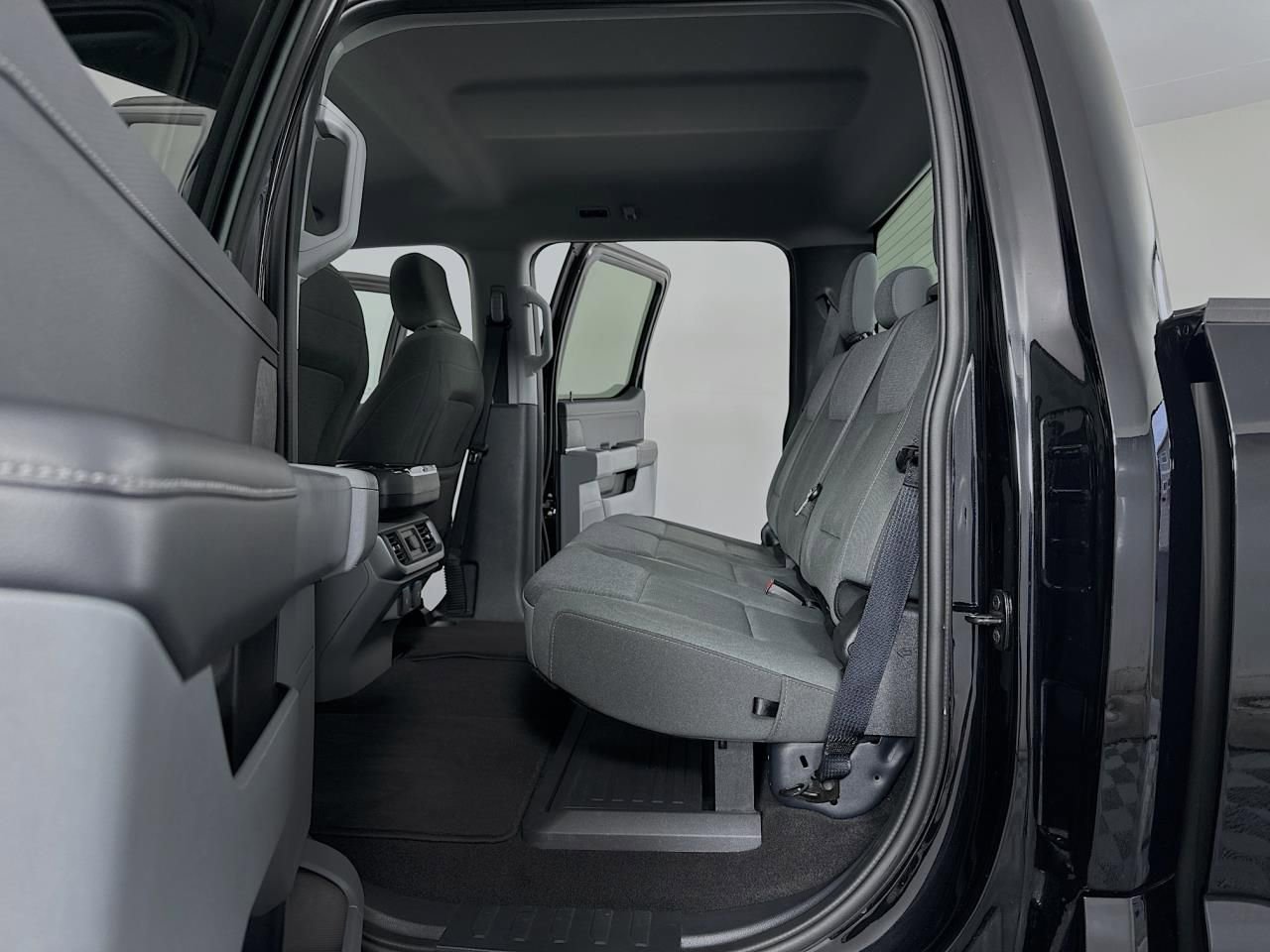 Used 2025 Ford F150 XLT w/ Equipment Group 301A Standard image 32