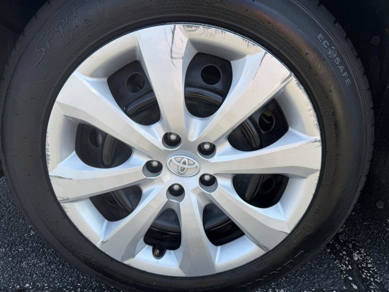 Used 2023 Toyota Corolla LE FWD image 28