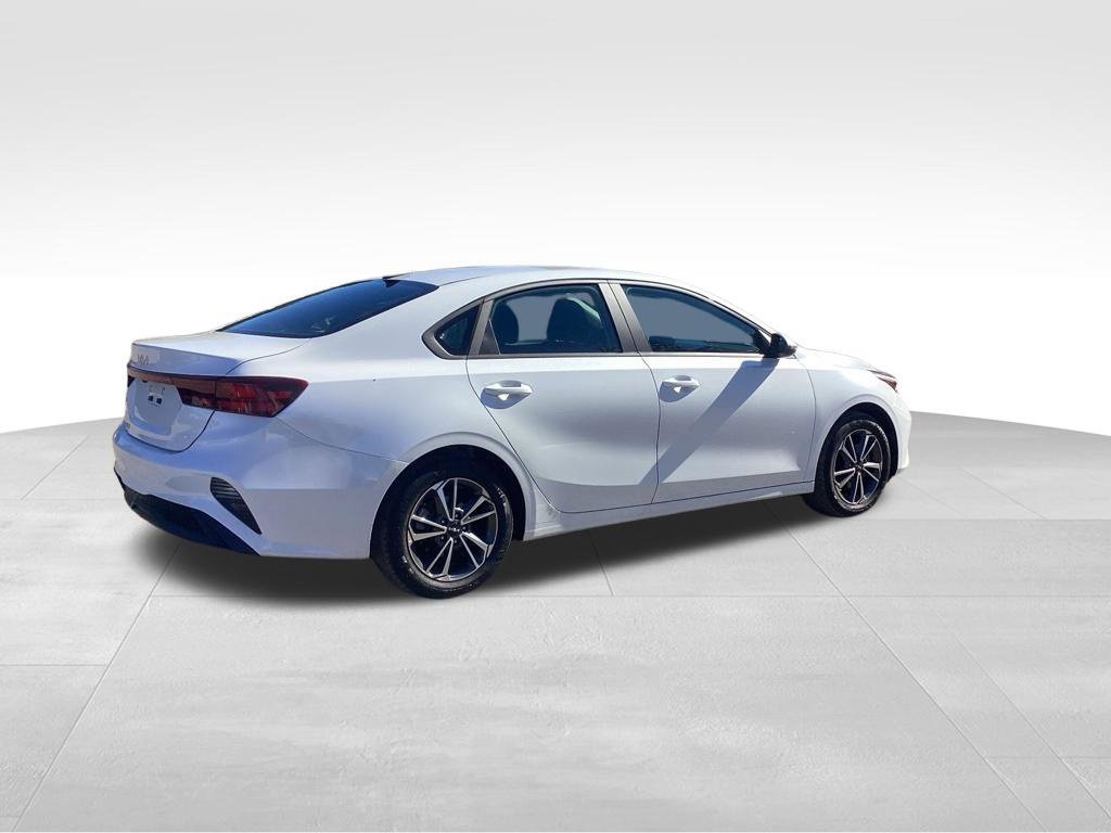 Used 2023 Kia Forte LXS w/ LXS Technology Package FWD image 7