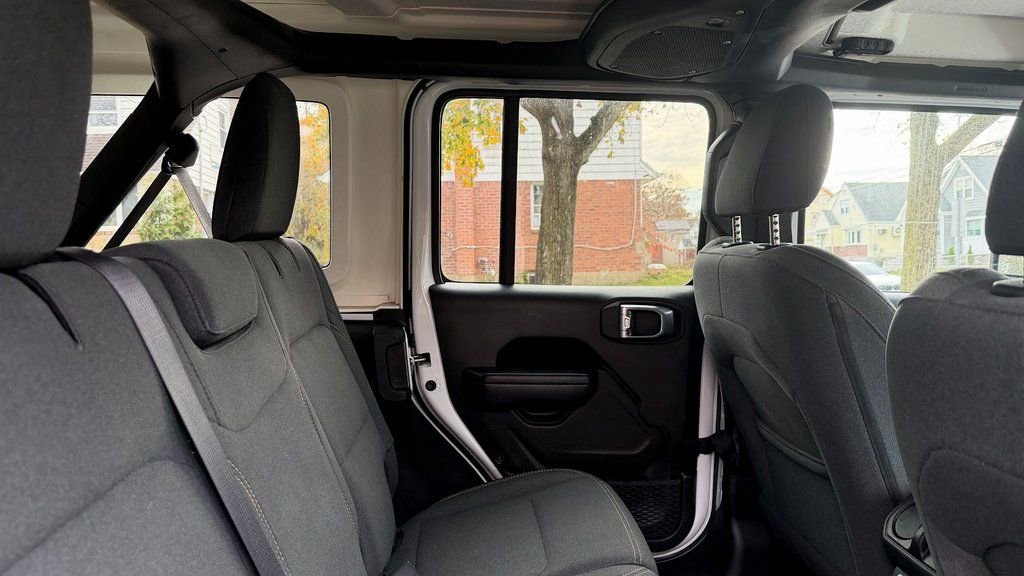 Used 2024 Jeep Wrangler Sport S image 24