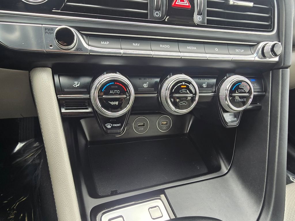 Used 2023 Genesis G70 2.0T RWD image 25