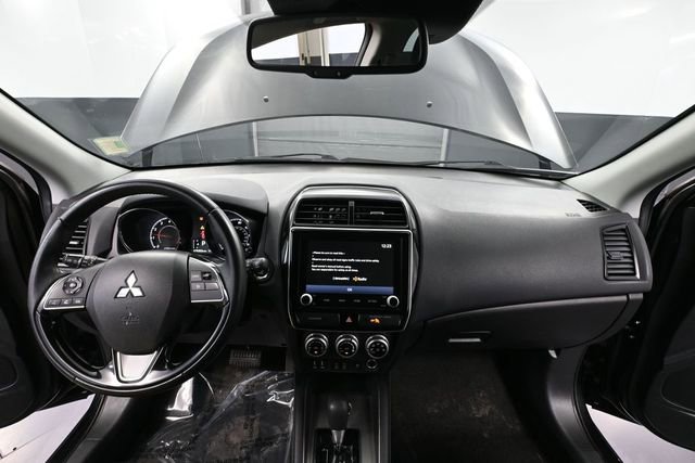Used 2020 Mitsubishi Outlander Sport SE AWD/4WD image 22