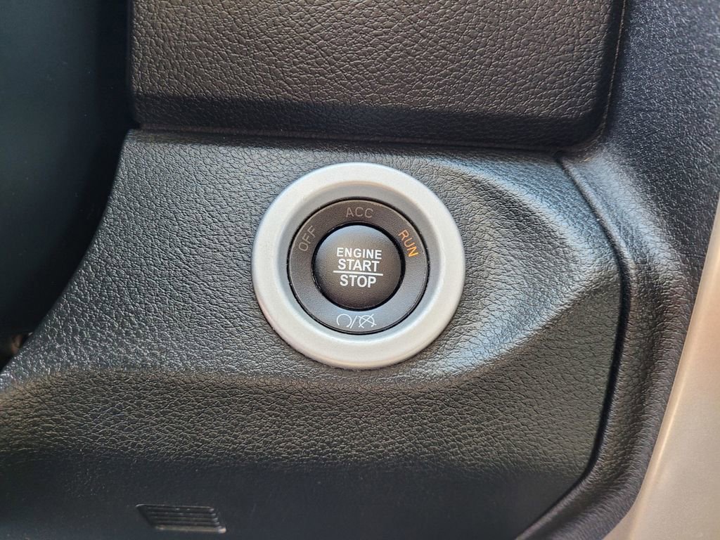 Used 2017 RAM 1500 Laramie w/ Convenience Group AWD/4WD image 19
