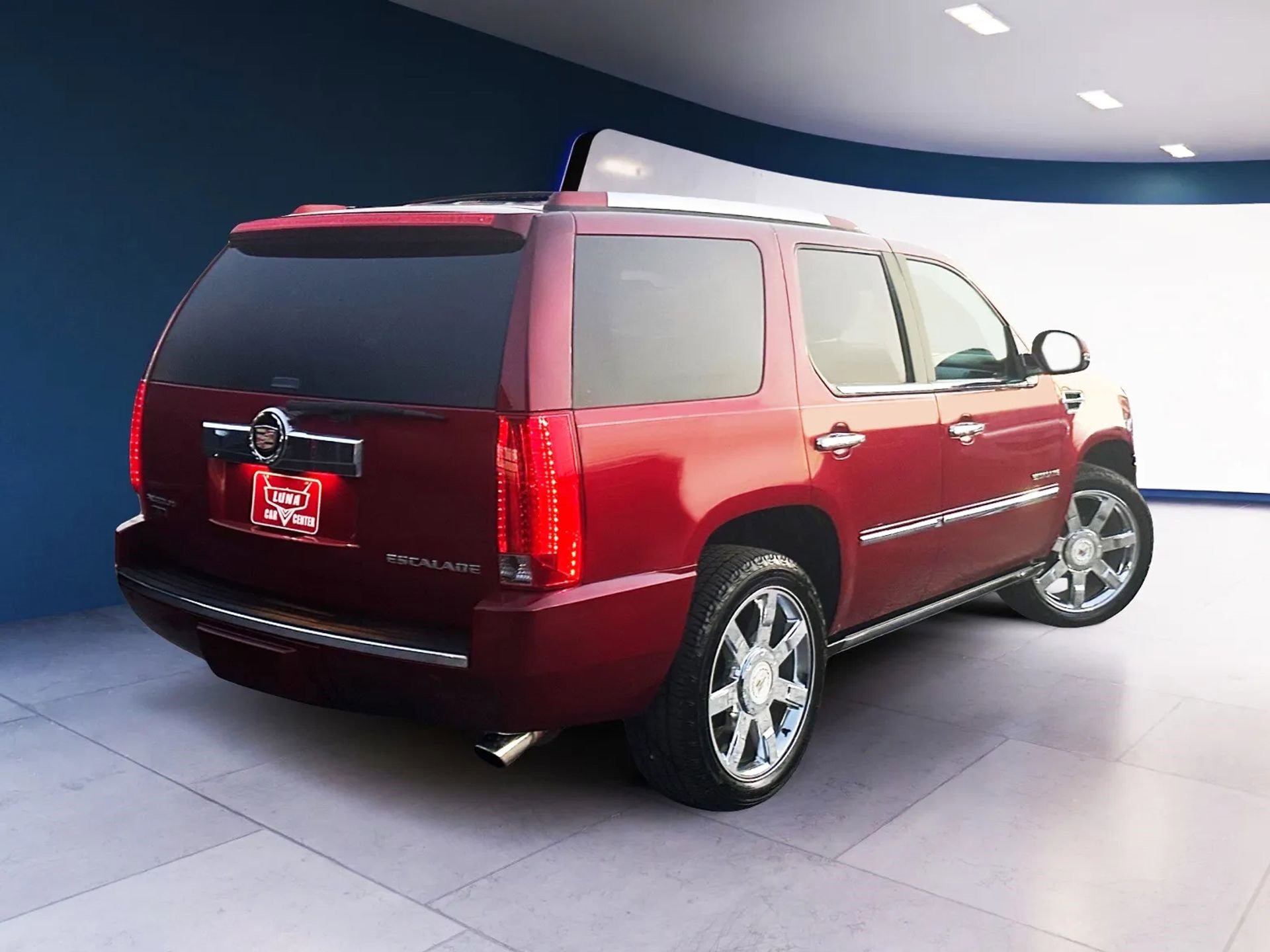 Used 2010 Cadillac Escalade Premium image 5