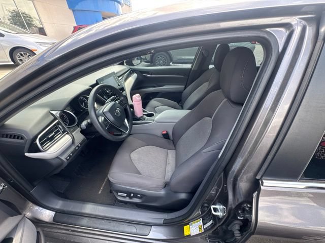 Used 2022 Toyota Camry LE w/ Carpet Mat Package (TMS) FWD image 2