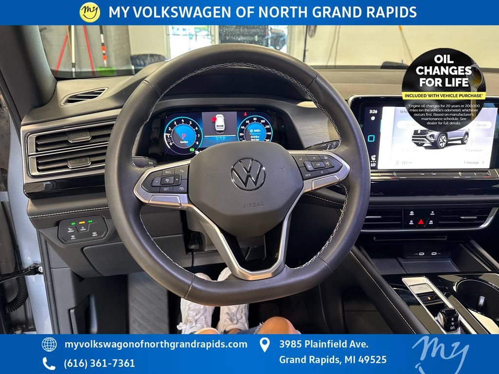 Used 2024 Volkswagen Atlas Cross Sport SE AWD/4WD image 14