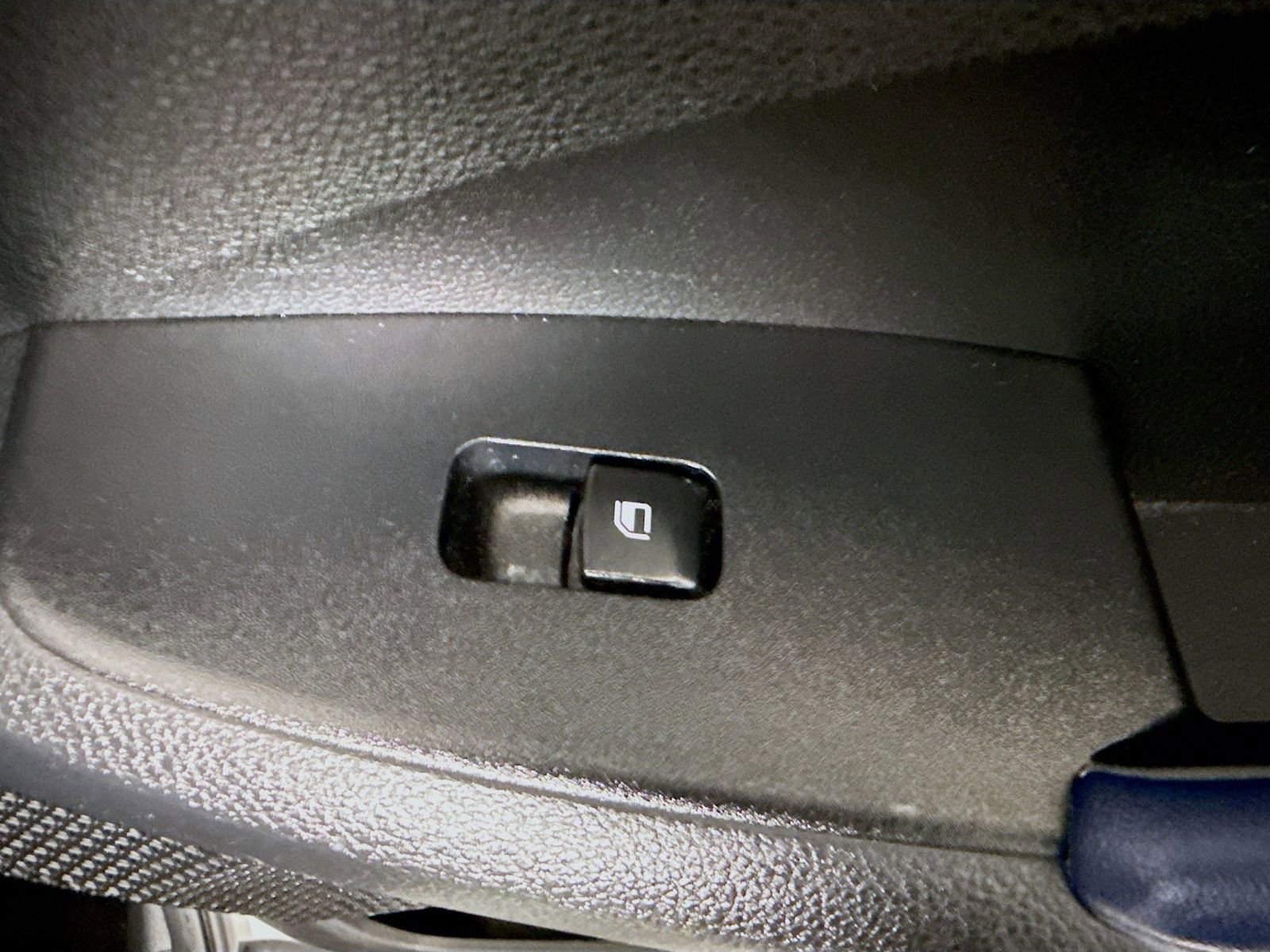 Used 2025 Kia Seltos S FWD image 31