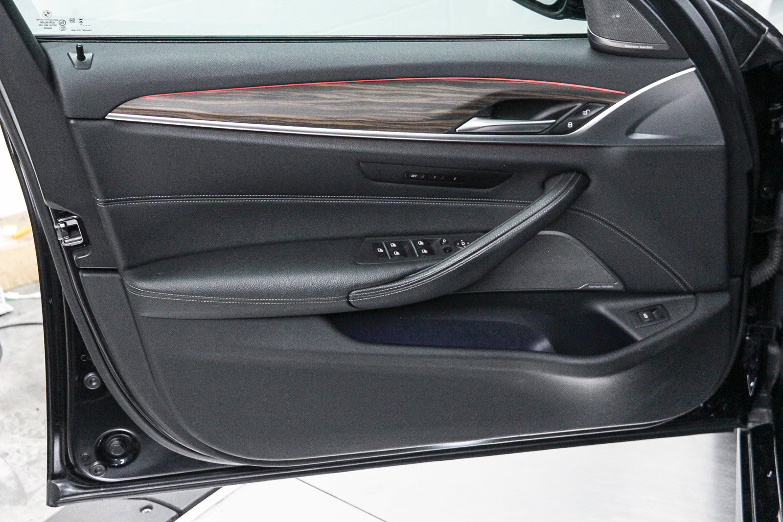 Used 2023 BMW 540i w/ M Sport Package RWD image 22