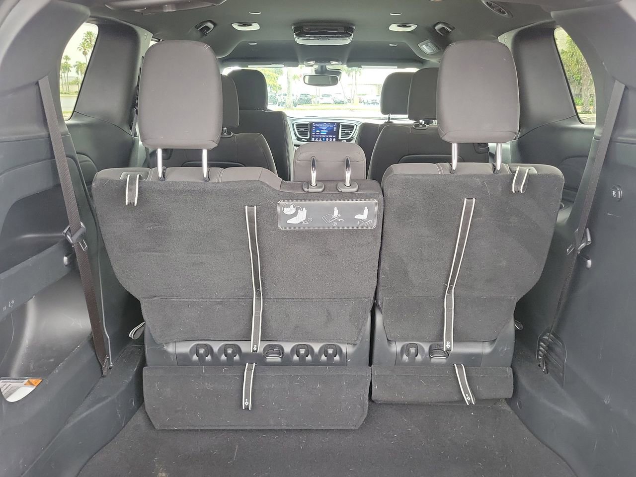 Used 2020 Chrysler Pacifica Touring w/ Advanced Safetytec Group image 8