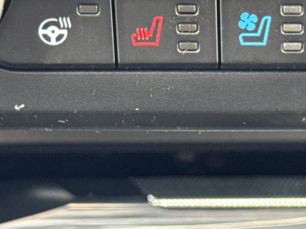 New 2026 Ford F250 Lariat w/ Black Appearance Package image 30