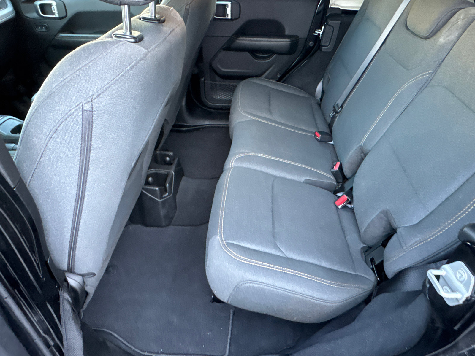 Used 2026 Jeep Wrangler Unlimited Sahara AWD/4WD image 21