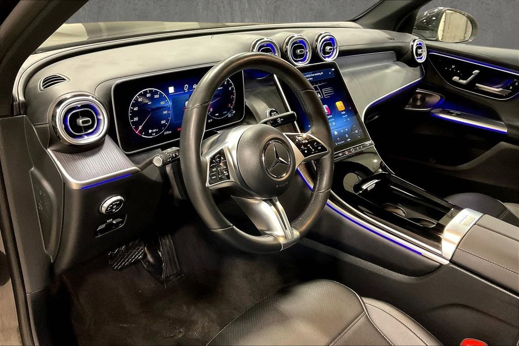 Used 2025 Mercedes-Benz GLC 300 4MATIC image 17