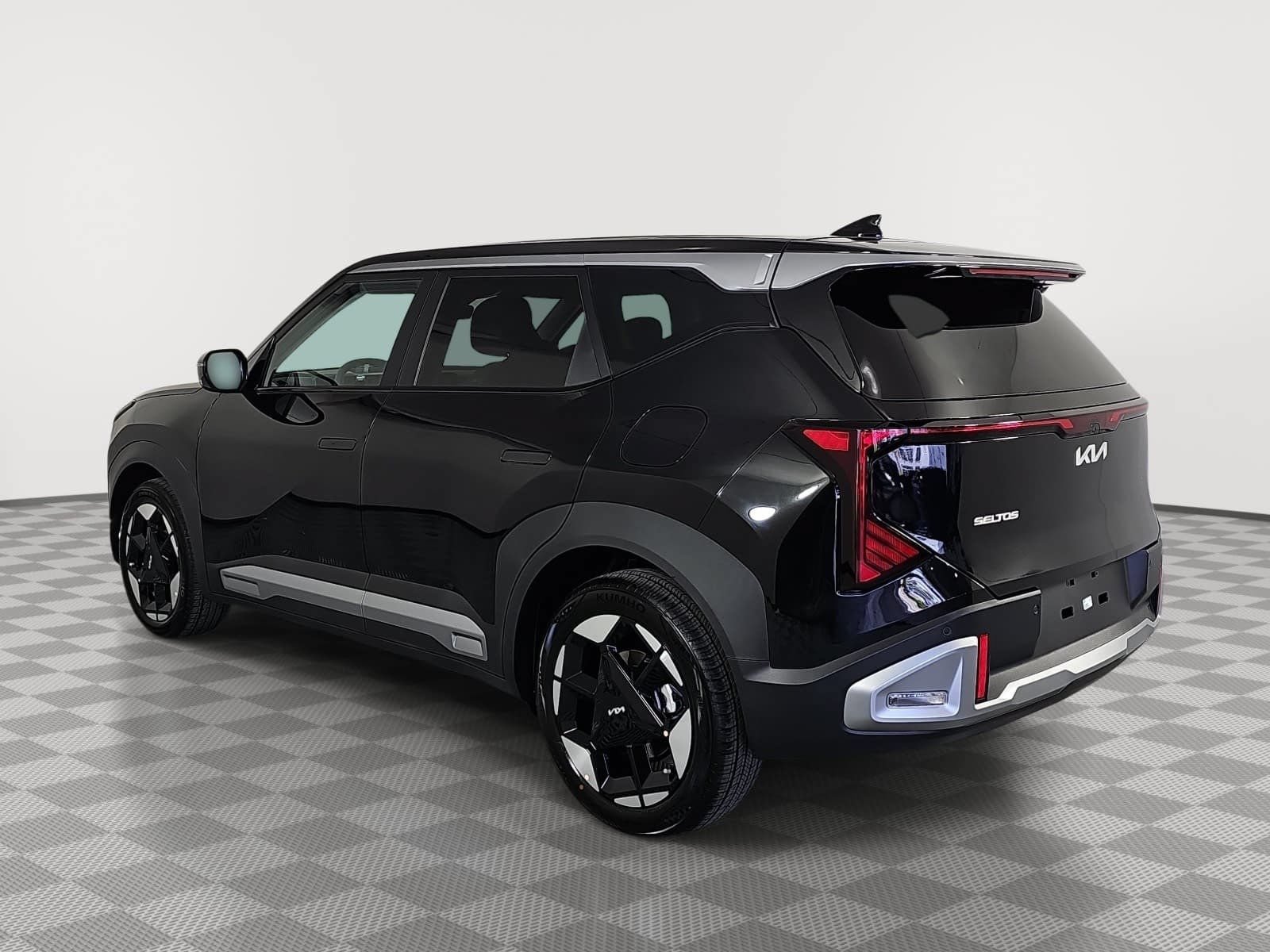 Used 2027 Kia Seltos S FWD image 6