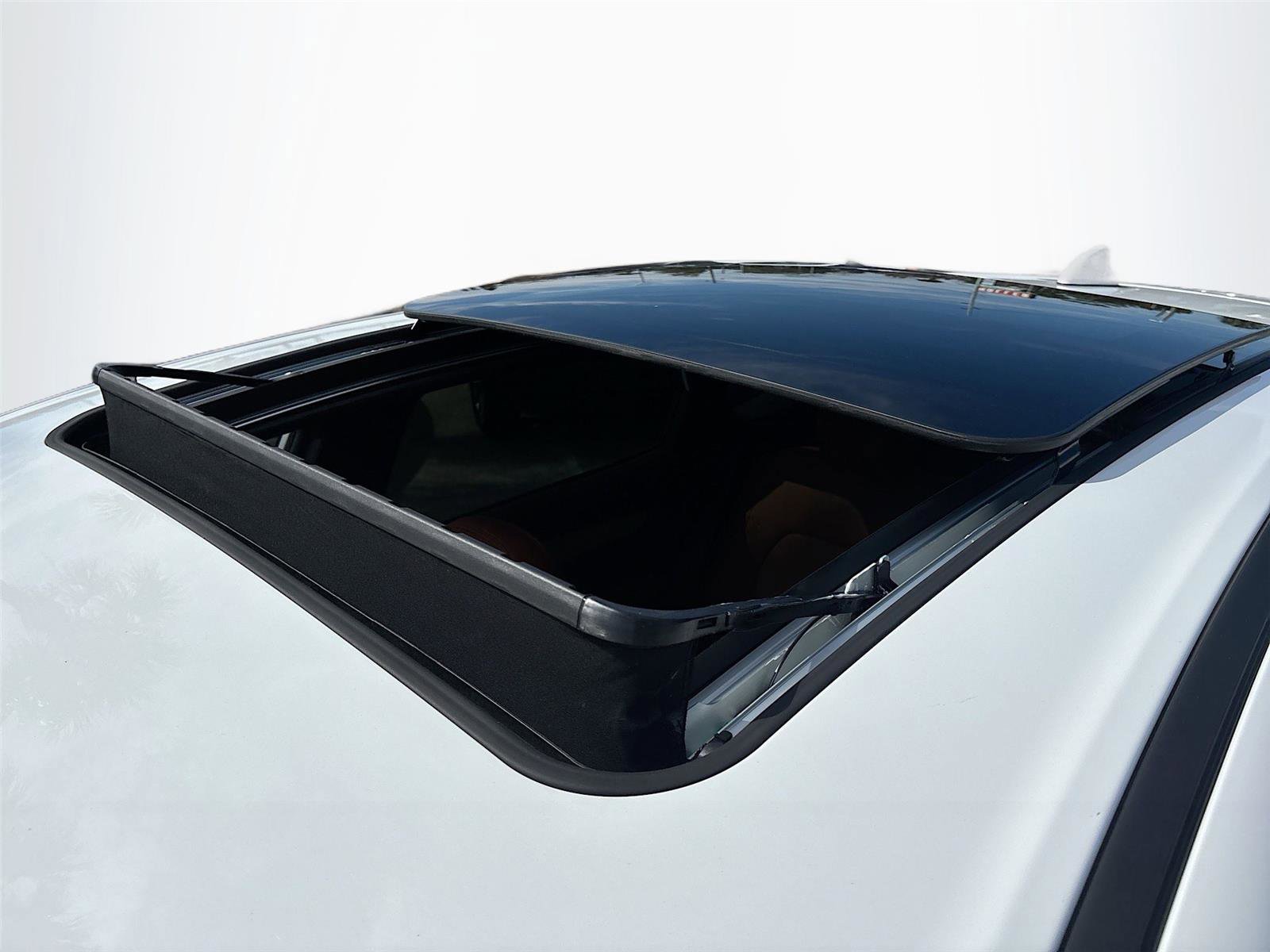 New 2025 VinFast VF 8 Plus image 21