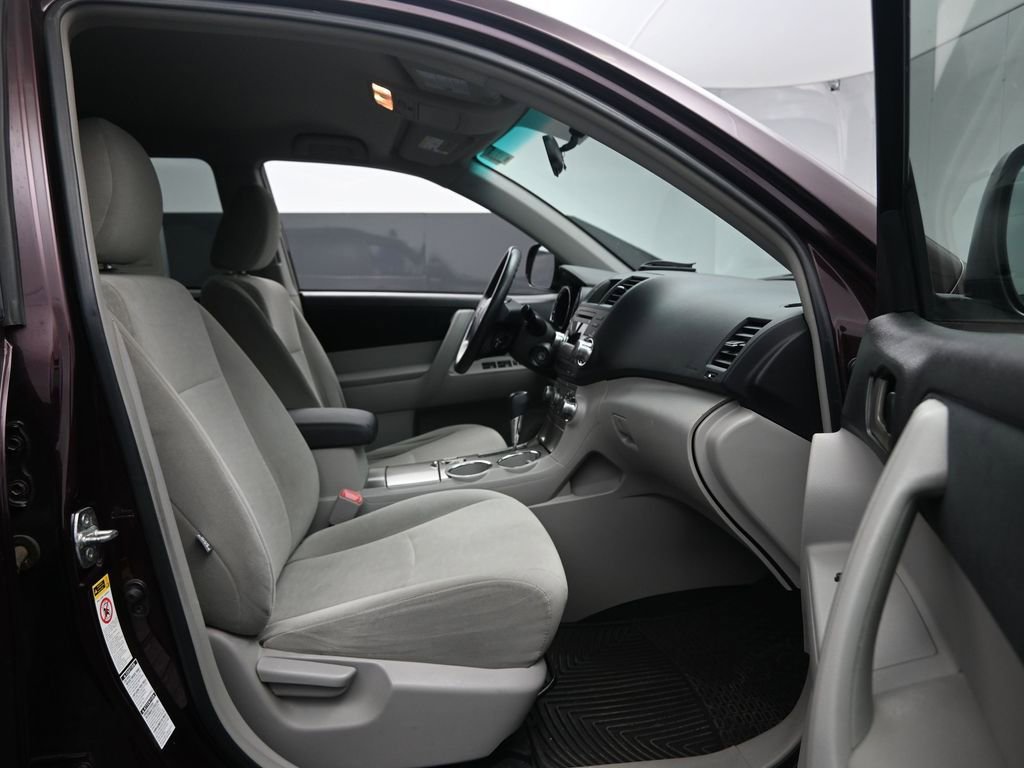 Used 2011 Toyota Highlander 4WD w/ Tech Pkg image 31