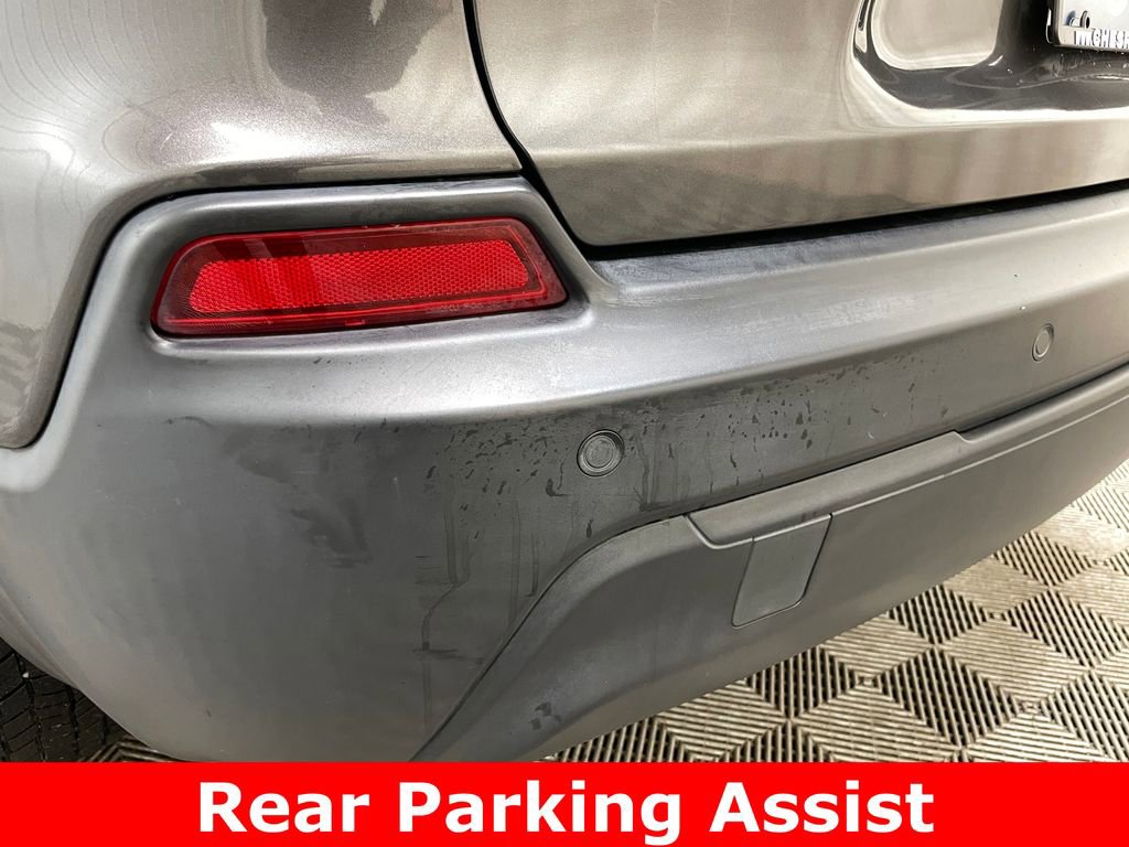 Used 2019 Jeep Cherokee Latitude Plus AWD/4WD image 10