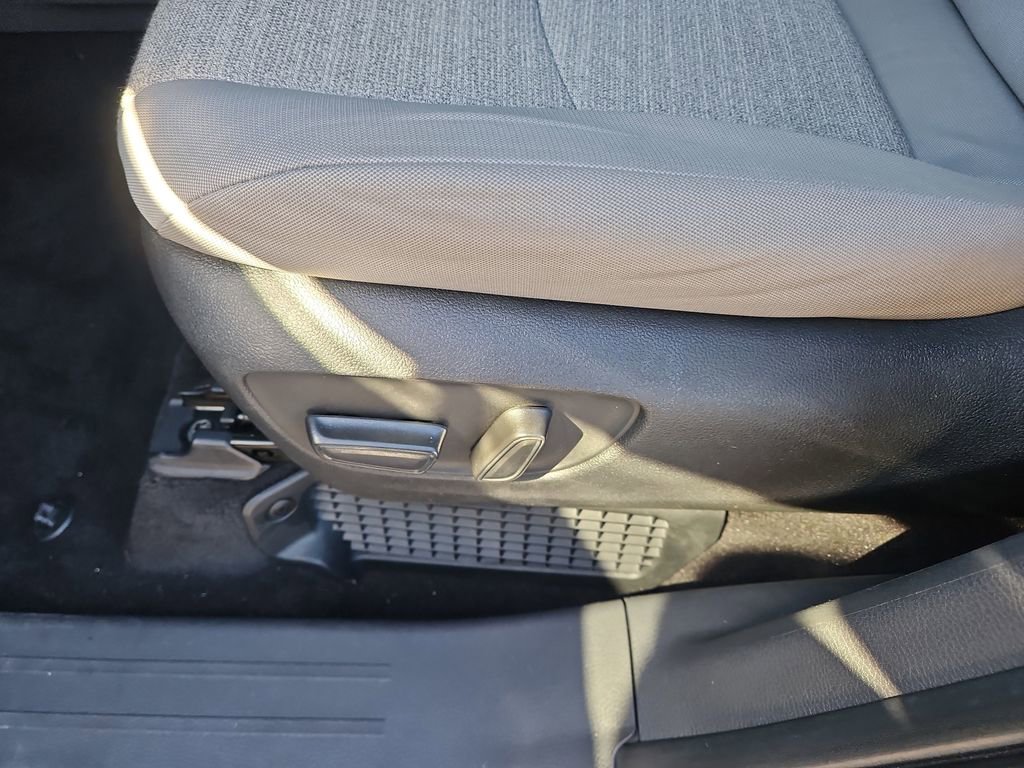 Used 2024 Toyota Sienna LE image 14