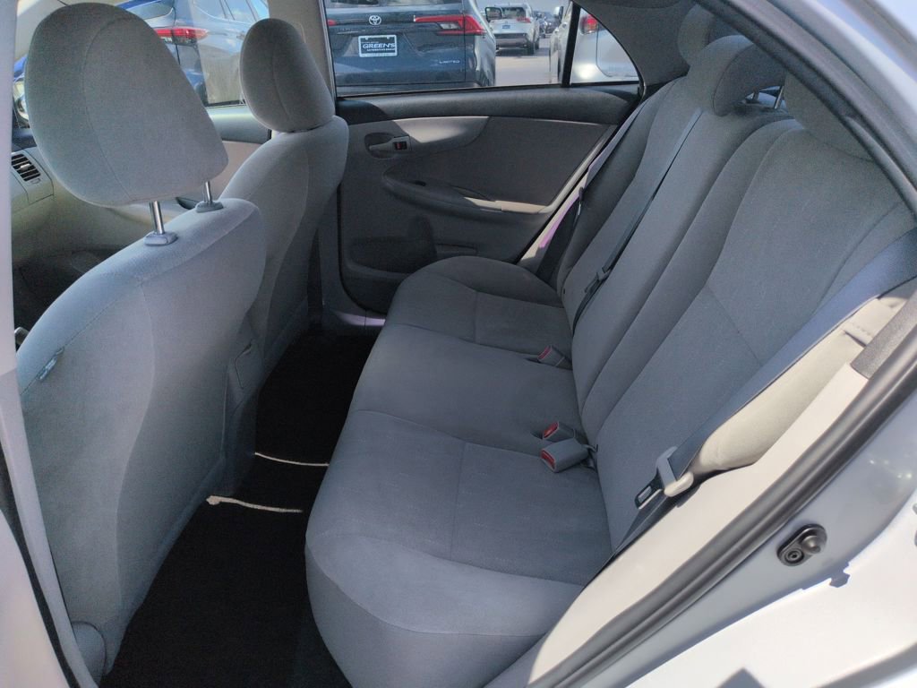 Used 2013 Toyota Corolla L image 24