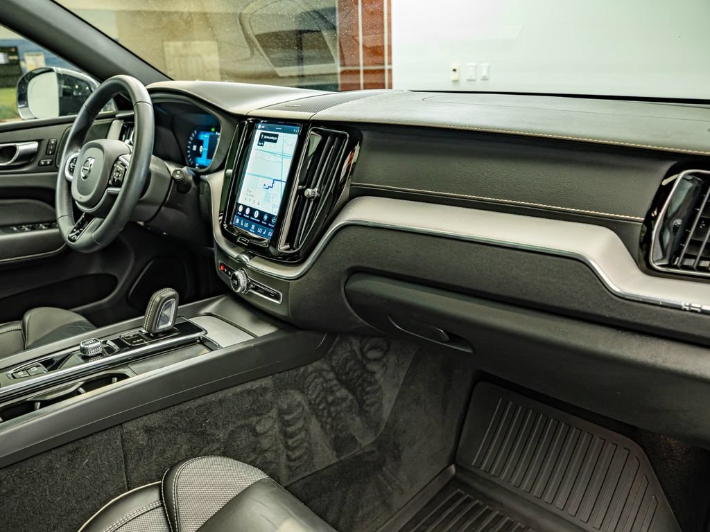 Used 2022 Volvo XC60 B5 R-Design w/ Advanced Package AWD/4WD image 40