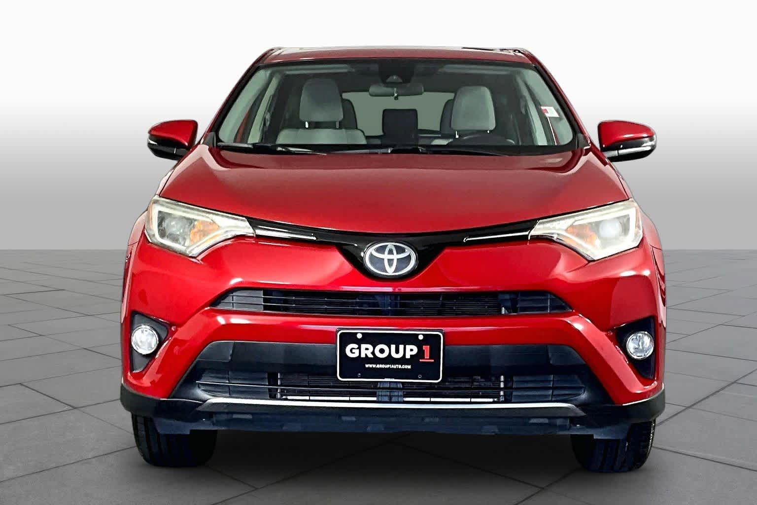 Used 2017 Toyota RAV4 XLE w/ Carpet Mat Package FWD image 4
