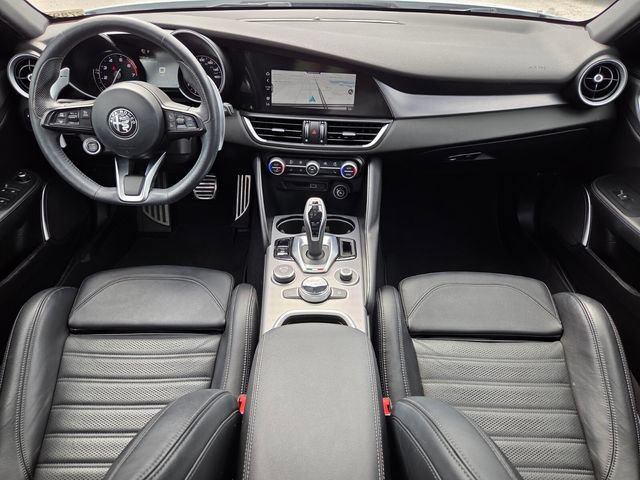 Used 2022 Alfa Romeo Giulia Veloce RWD image 17