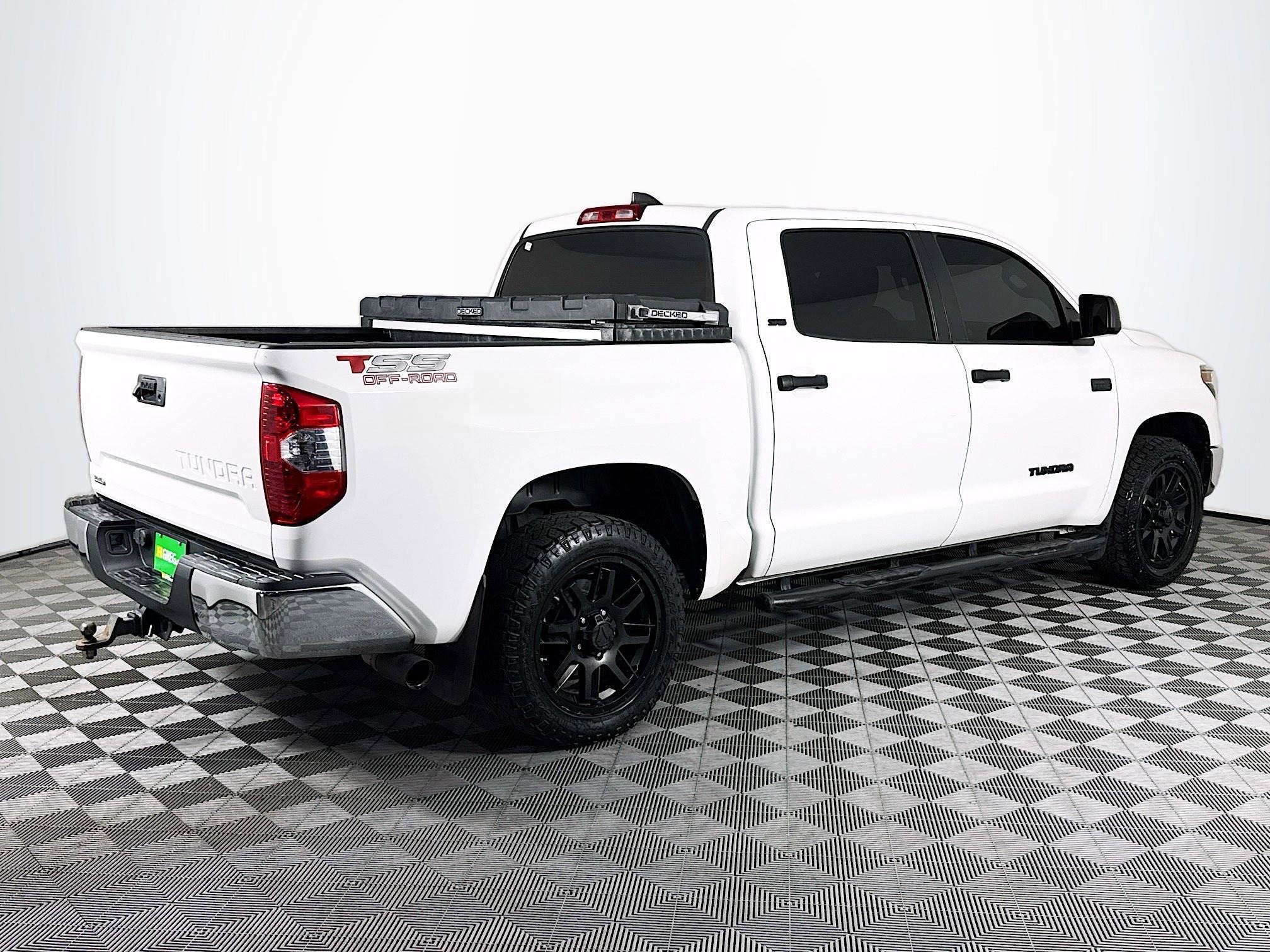 Used 2021 Toyota Tundra SR5 w/ SR5 Upgrade Package image 10