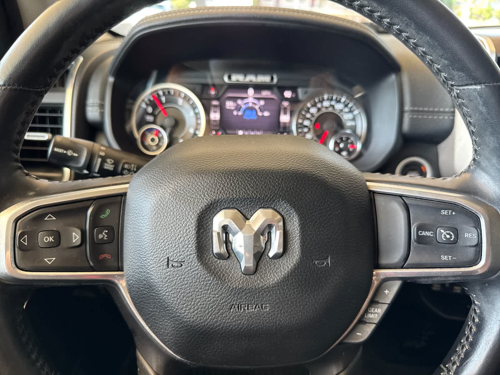 Used 2022 RAM 1500 Laramie w/ Off Road Group AWD/4WD image 24