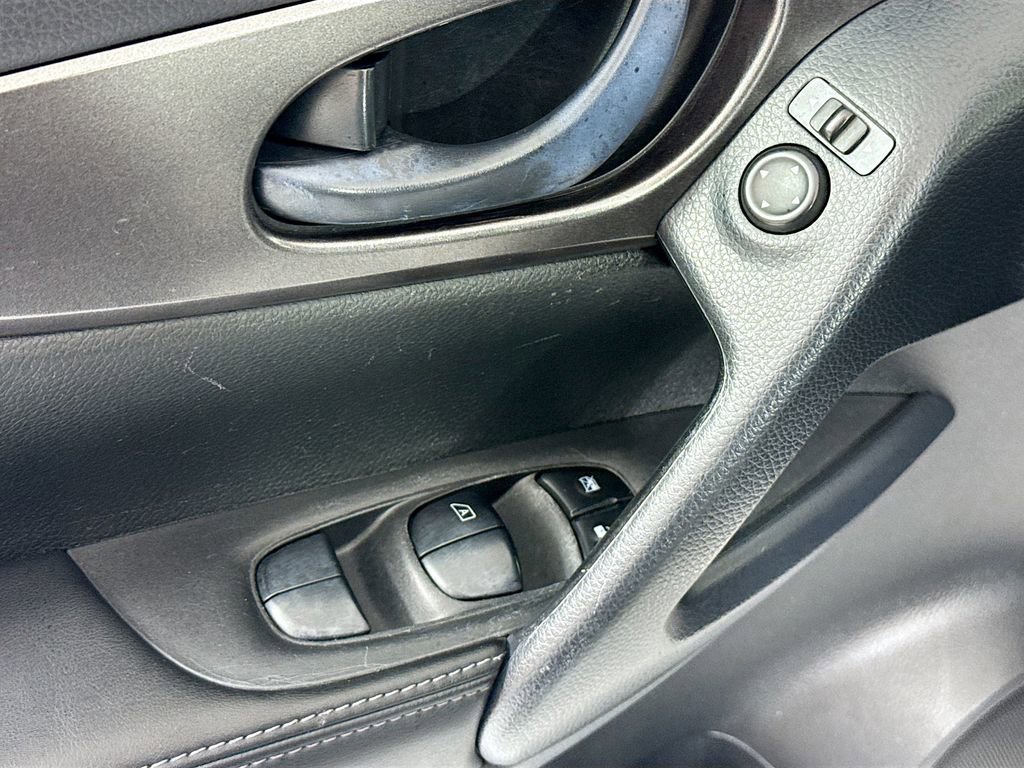 Used 2021 Nissan Rogue Sport S AWD/4WD image 23