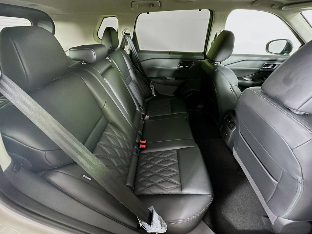 New 2026 Nissan Rogue Platinum AWD/4WD image 34