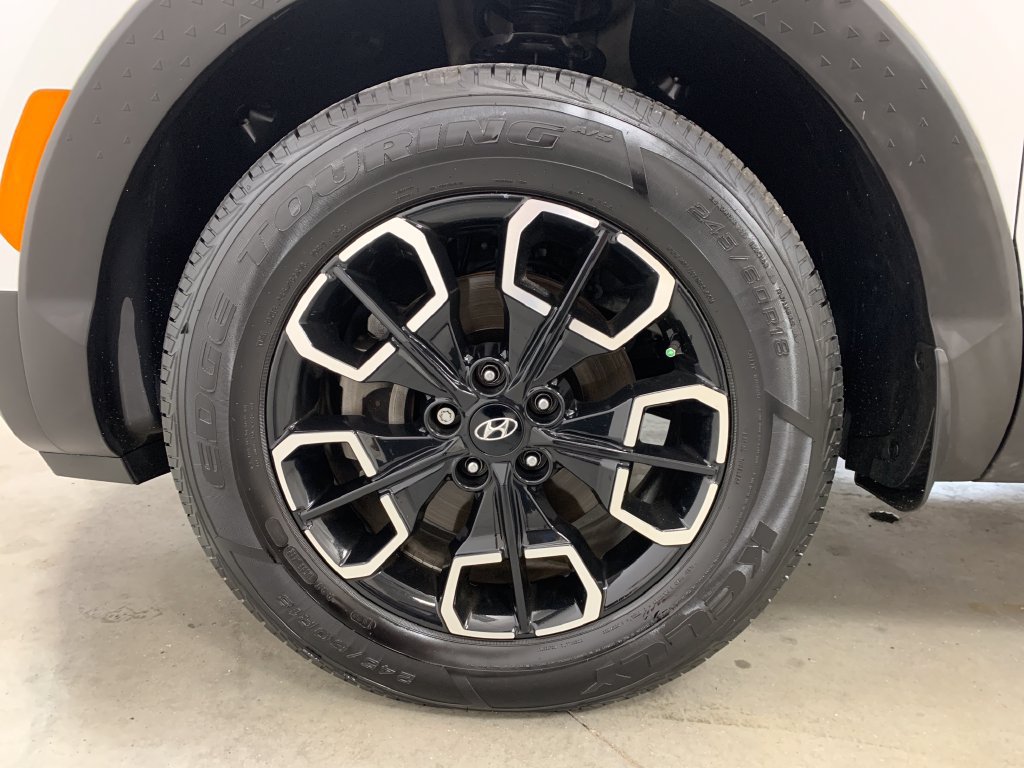 Used 2022 Hyundai Santa Cruz SEL FWD image 2