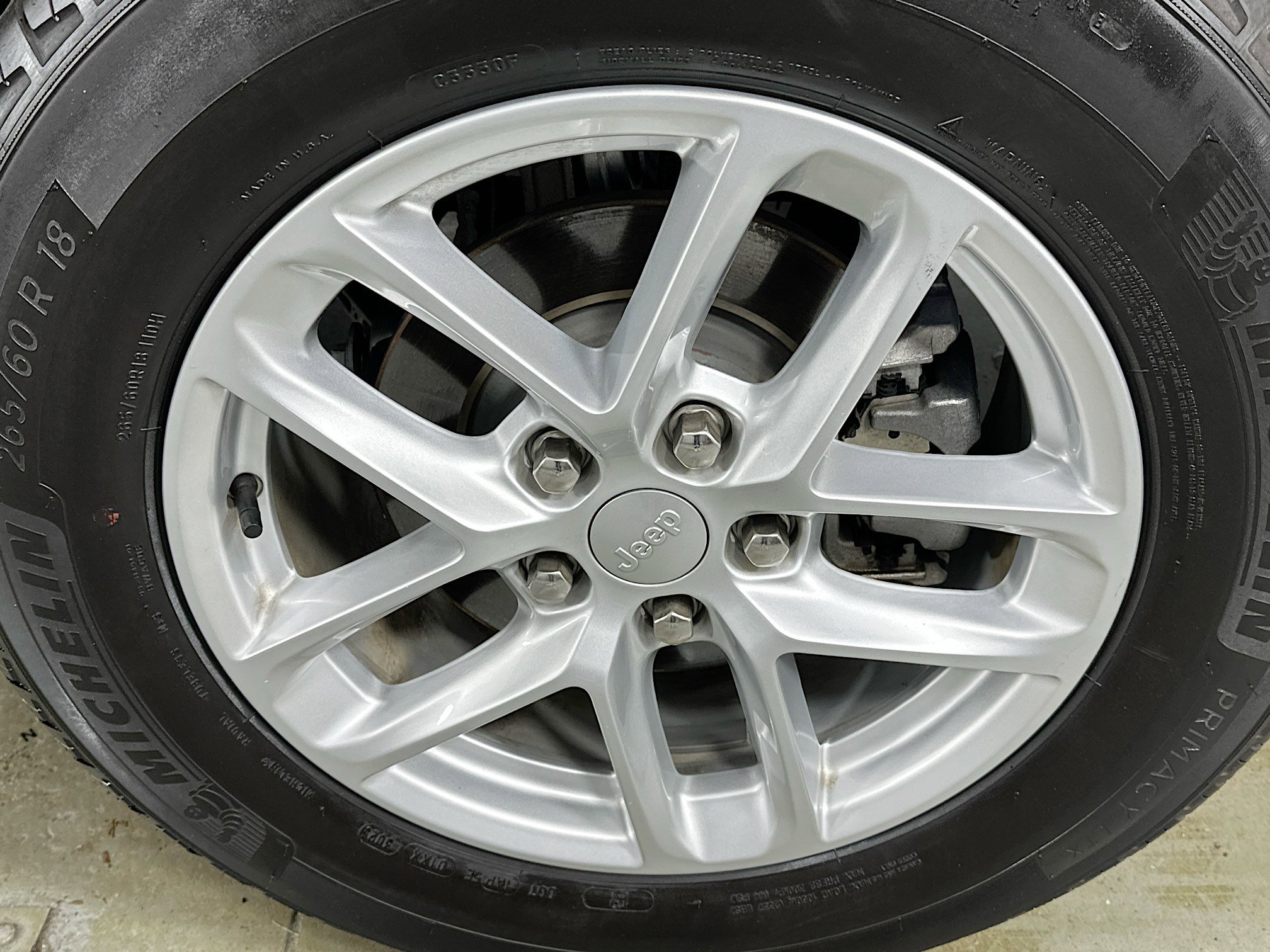 Used 2024 Jeep Grand Cherokee Laredo X image 28
