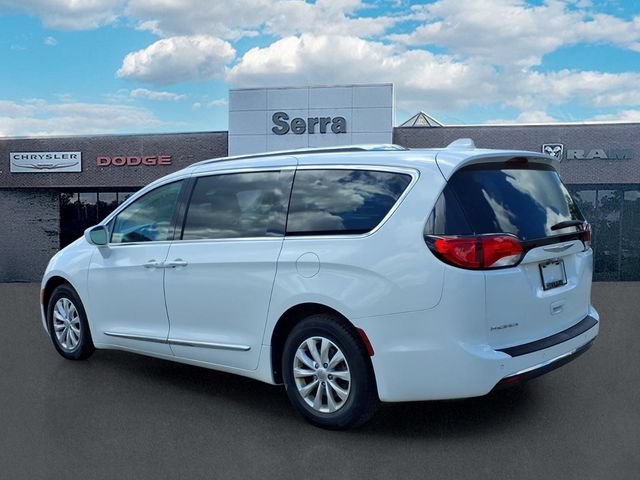 Used 2018 Chrysler Pacifica Touring-L Plus FWD image 5