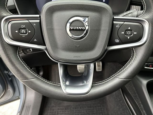 Used 2021 Volvo XC40 P8 Recharge w/ Advanced Package image 14
