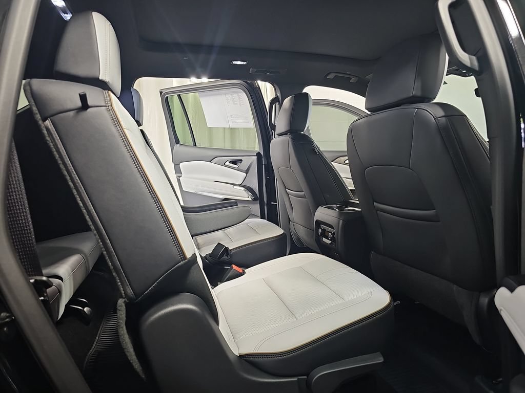 Certified 2025 Chevrolet Traverse High Country AWD/4WD image 14