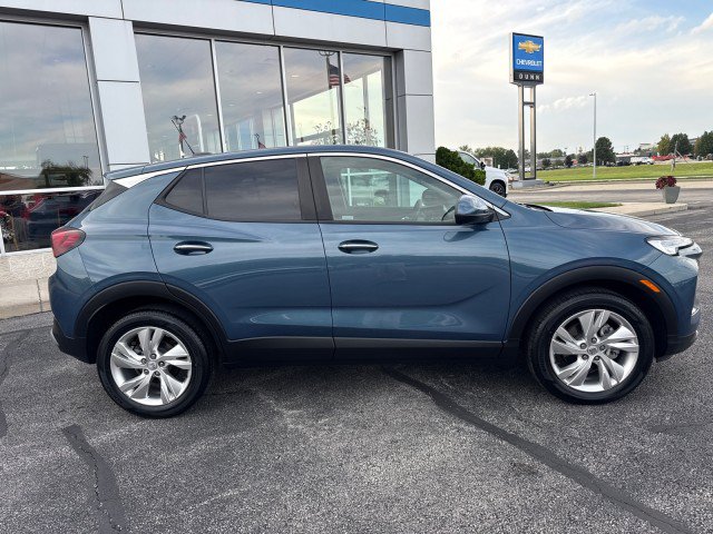 Used 2025 Buick Encore GX Preferred w/ Comfort Package FWD image 2