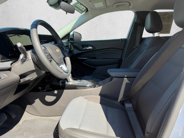 Used 2024 Chevrolet Trax LT w/ Driver Confidence Package FWD image 15