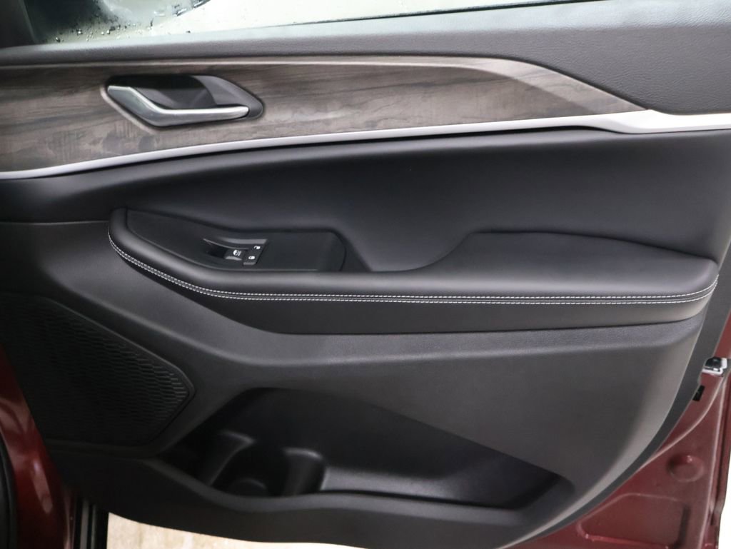 New 2026 Jeep Grand Cherokee Laredo image 18