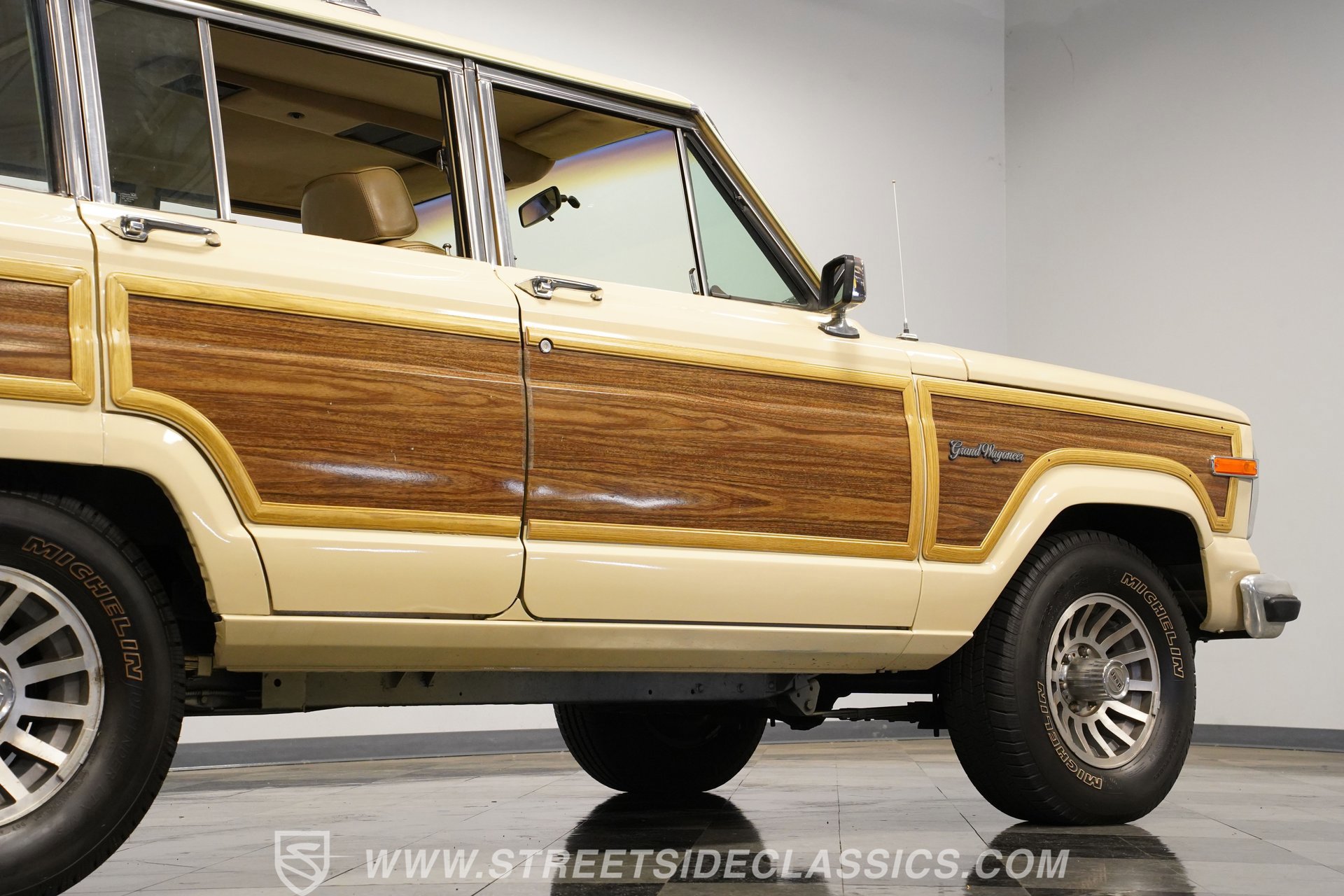 Used 1989 Jeep Grand Wagoneer AWD/4WD image 28