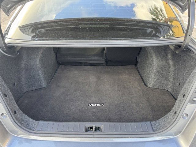 Used 2021 Nissan Versa SV image 7