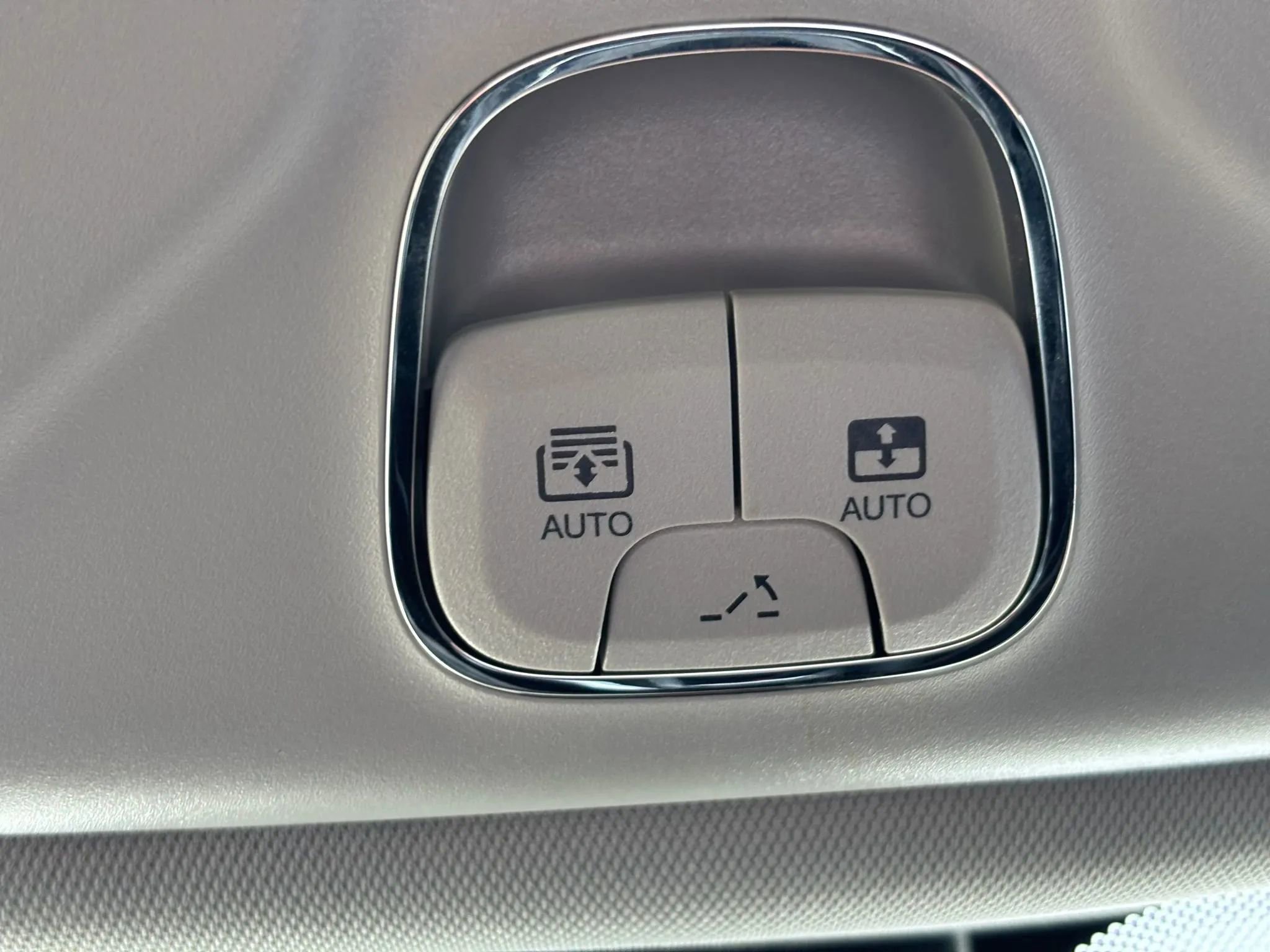 Used 2022 Jeep Compass Limited w/ Sun and Sound Group image 31