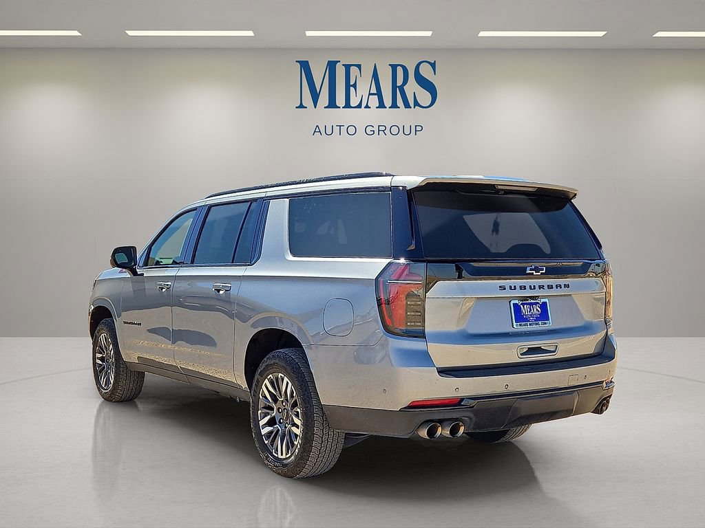 Used 2025 Chevrolet Suburban Z71 image 3