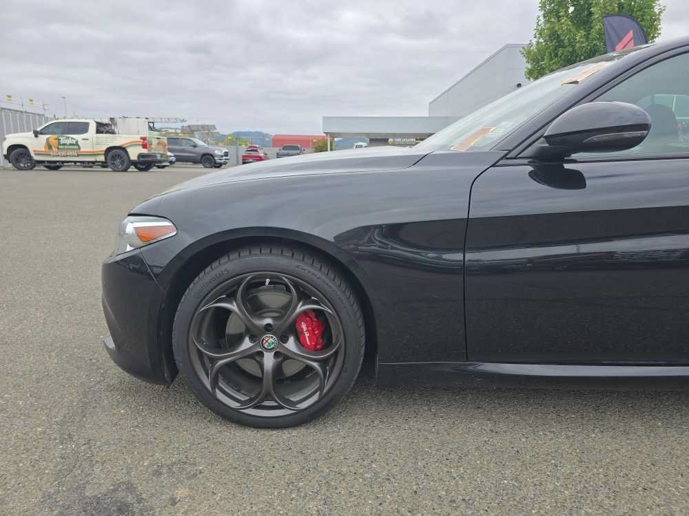 Used 2020 Alfa Romeo Giulia Ti Sport w/ Quick Order Package 22S Sport AWD/4WD image 6