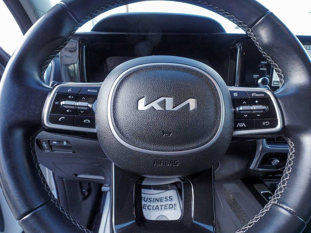 Used 2022 Kia Sorento S image 26