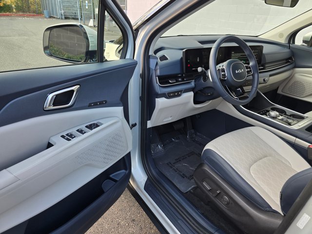 Used 2026 Kia Carnival EX FWD image 19
