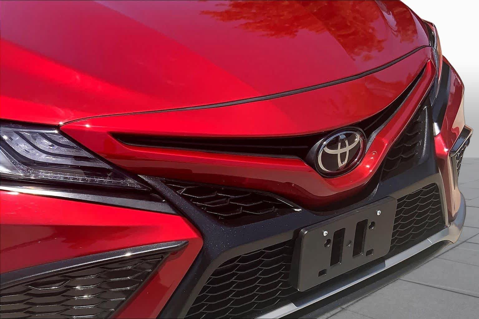 Used 2023 Toyota Camry XSE FWD image 32