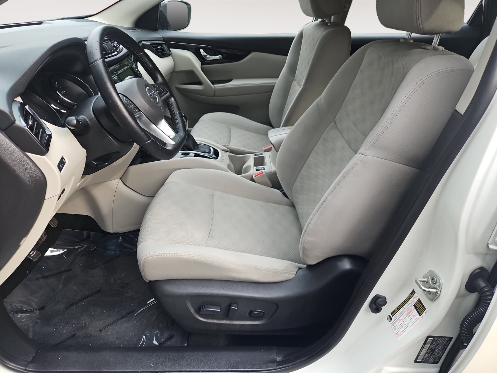 Used 2020 Nissan Rogue Sport SV w/ All-Weather Package AWD/4WD image 9