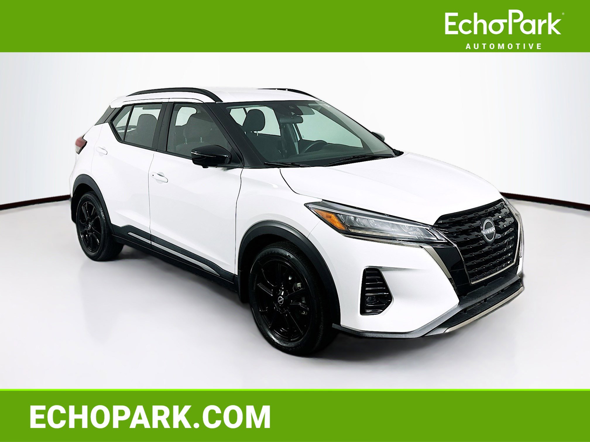 Used 2023 Nissan Kicks SR image 1