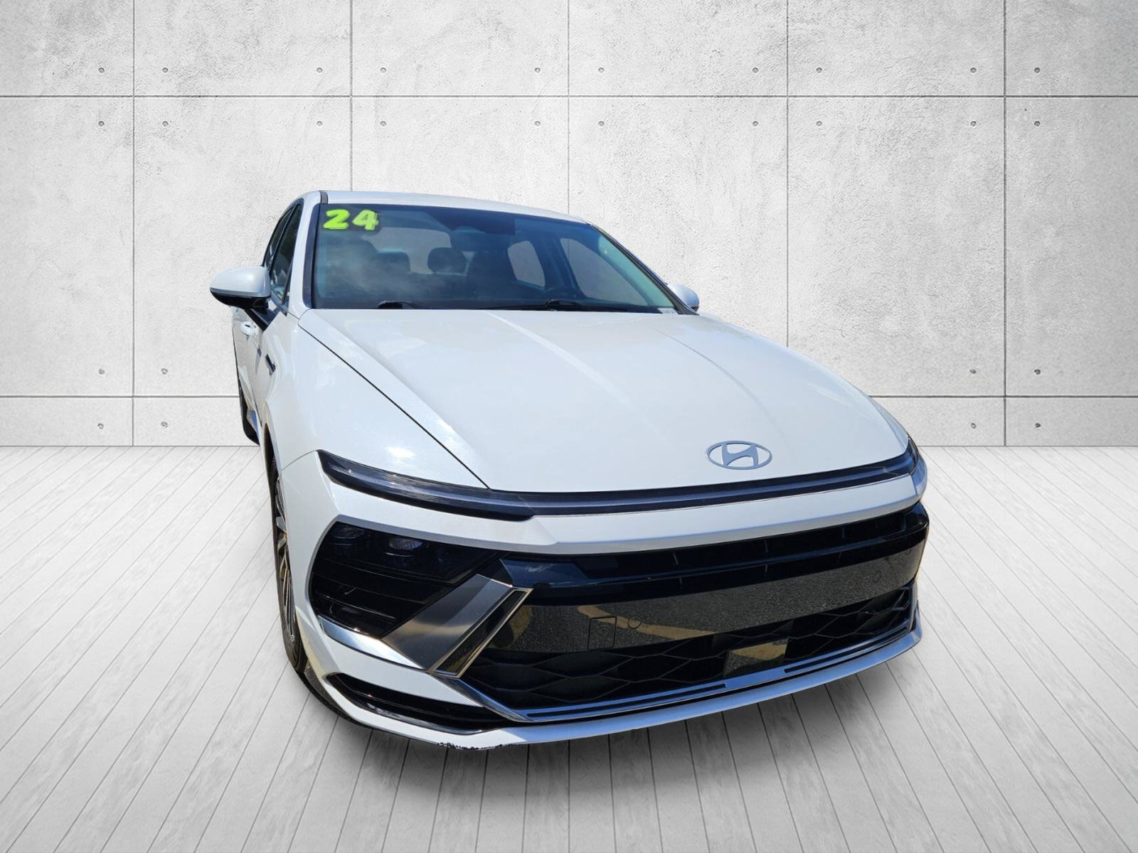 Used 2024 Hyundai Sonata SEL FWD image 2