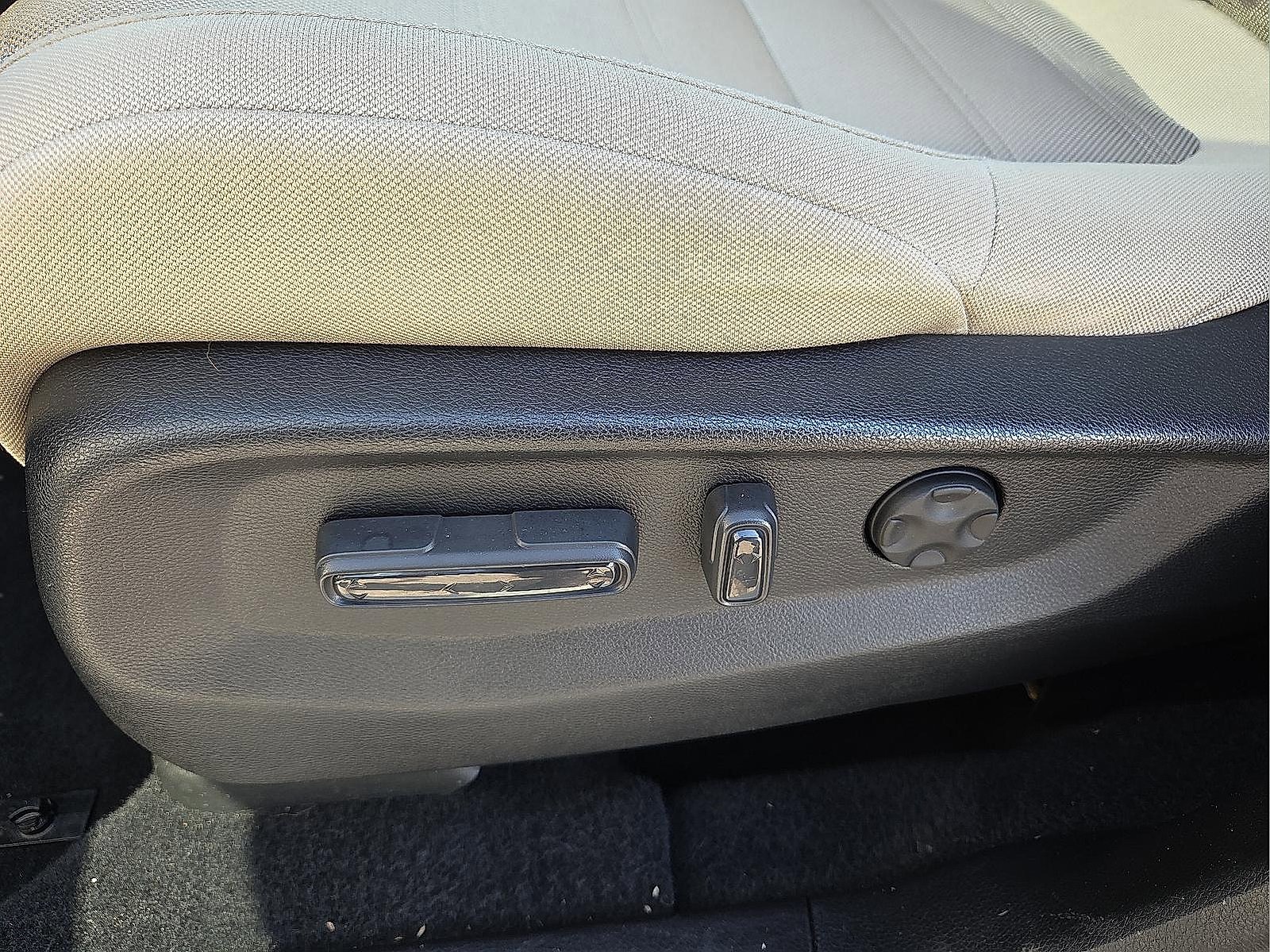 Used 2019 Honda CR-V EX image 14